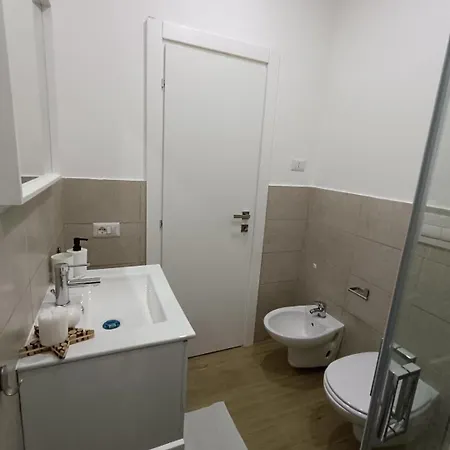 Simply House In Twin Apartment *