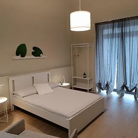 Simply House In Twin Apartment