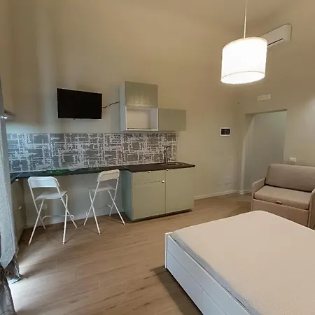 Simply House In Twin Apartment *